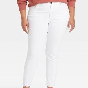 A.N.A White skinny jeans sz 18W